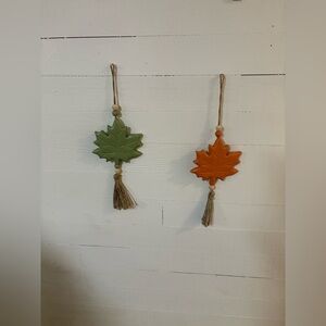 Set of 2 Wooden Fall Leaf Wall Hanging Decor Green Orange